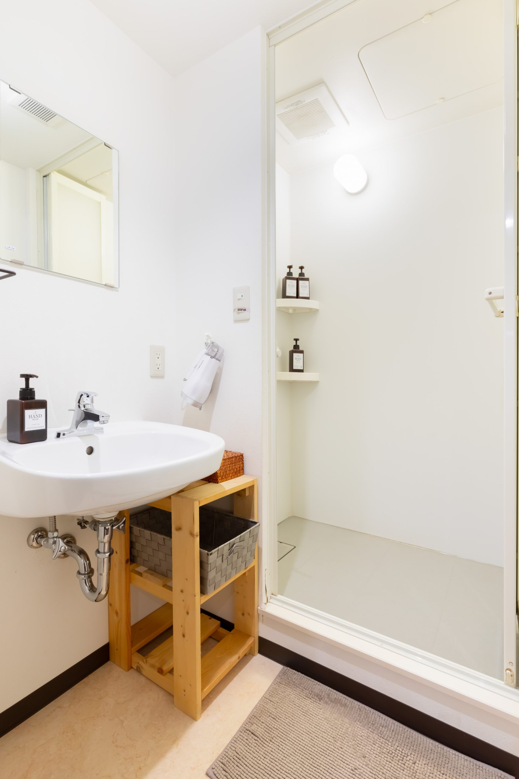 奈良ゲストハウス３Fシャワールーム洗面